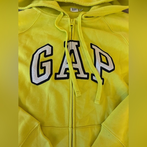 GAP Yellow Zip-Up Jacket with Hood and Ribbed Cuffs - Picture 2 of 6